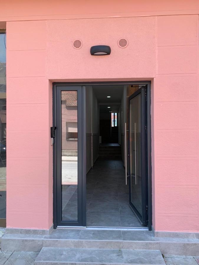 Pink House Apartments Jagodina Exterior foto